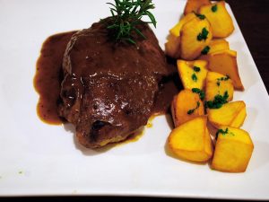 Ternasco deshuesado en salsa de café