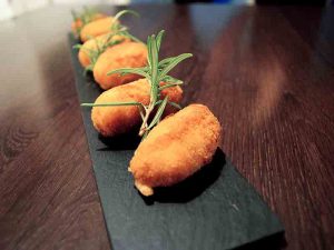 Gastronomía Insula Barataria · croquetas